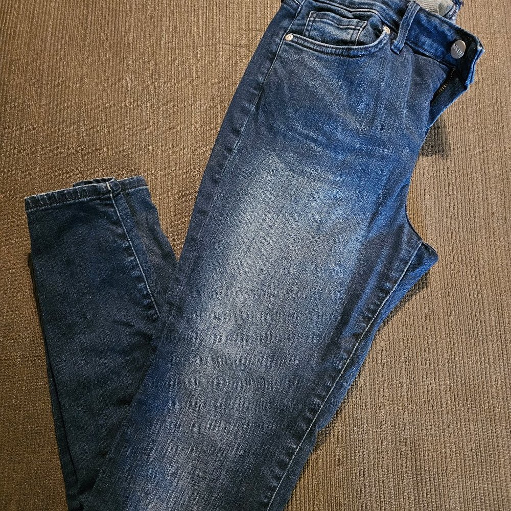 NYDJ skinny dark wash jeans with LiftxTuck technology sz 6